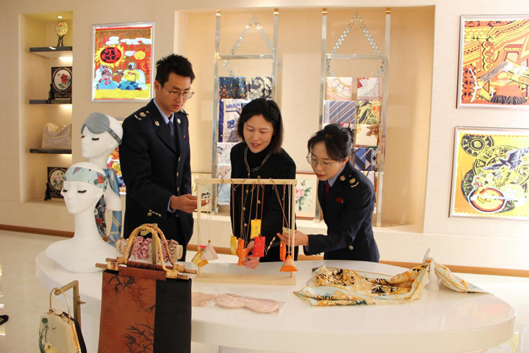 稅惠賦能 助力寧南繭絲產(chǎn)業(yè)織出互聯(lián)網(wǎng)“新絲路”